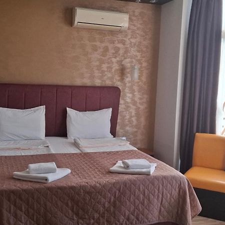 Fantasy Apartaments And Studios Avenue Комплекс Фантазия Хисаря Ngoại thất bức ảnh