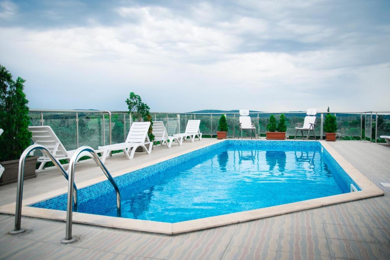 Fantasy Apartaments And Studios Avenue Комплекс Фантазия Хисаря Ngoại thất bức ảnh