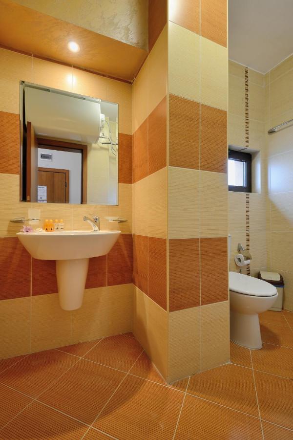 Fantasy Apartaments And Studios Avenue Комплекс Фантазия Хисаря Ngoại thất bức ảnh
