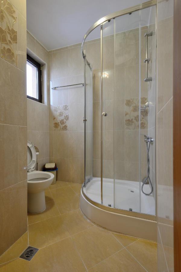 Fantasy Apartaments And Studios Avenue Комплекс Фантазия Хисаря Ngoại thất bức ảnh