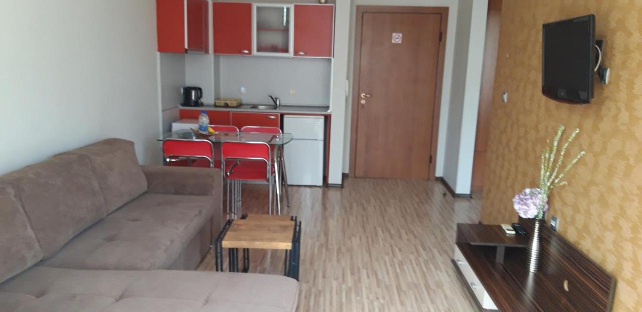 Fantasy Apartaments And Studios Avenue Комплекс Фантазия Хисаря Ngoại thất bức ảnh